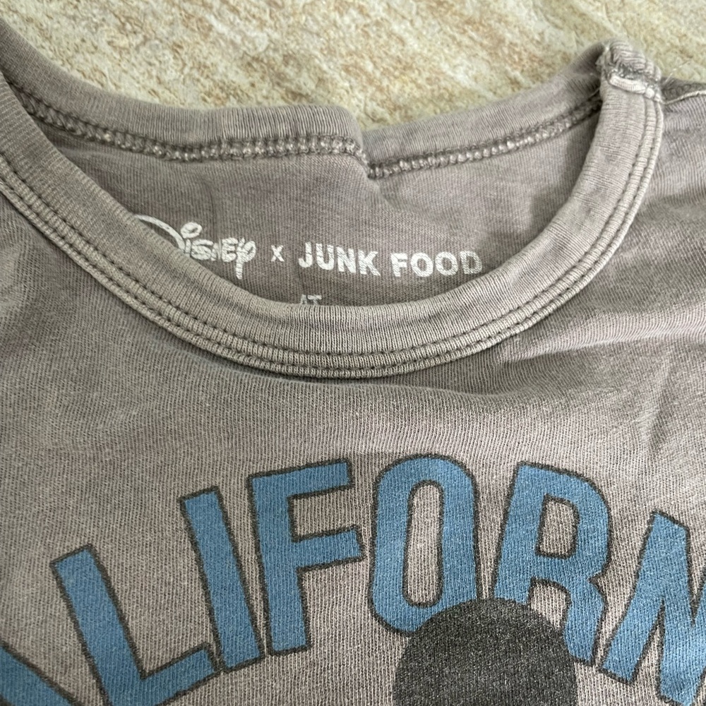 Disney Junk Food California Tshirt size 4T - Picture 2 of 2